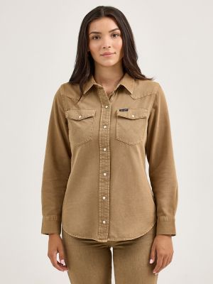 Women's Wrangler Colorwash Slim Western Snap Shirt in Brown alternative view 2