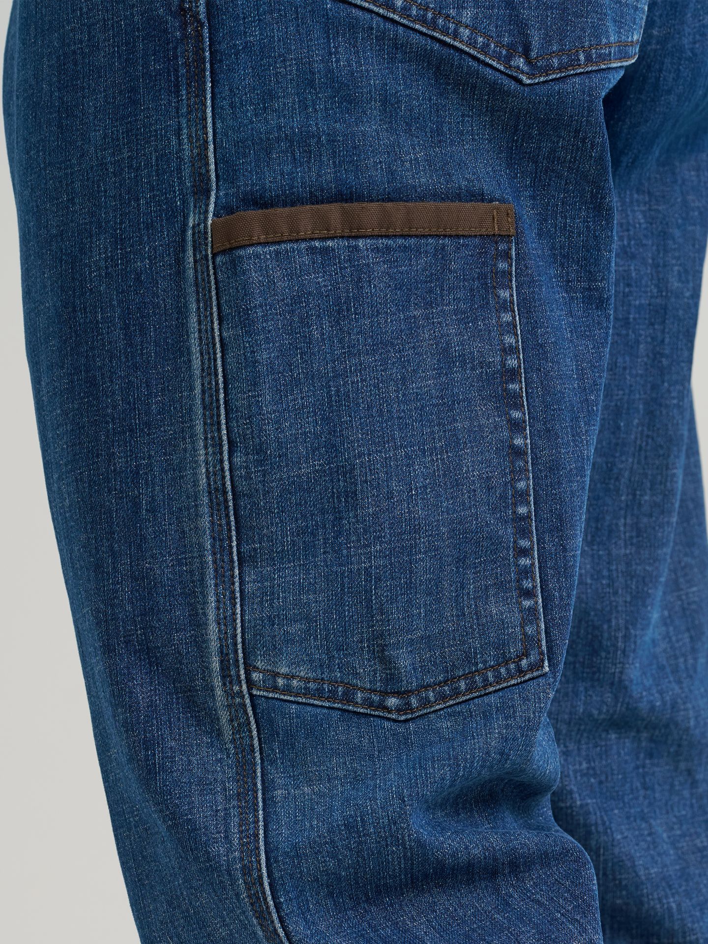 Мужские джинсы Wrangler Workwear Excavator, цвет: Midwash — фото 8