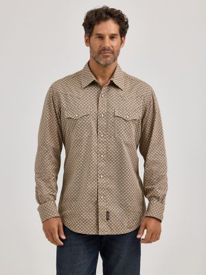 Men's Wrangler® Retro® Premium Long Sleeve Western Snap Printed Shirt in Scale Brown