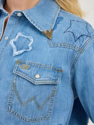 Wrangler x Lainey Wilson Starry Western Snap Shirt in True Blue Wash alternative view 4