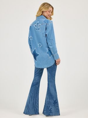Wrangler x Lainey Wilson Starry Western Snap Shirt in True Blue Wash alternative view 5