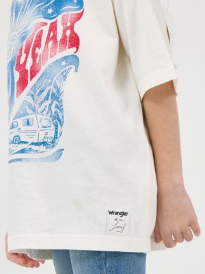 Girl's Wrangler x Lainey Wilson Oversized Graphic Tee in Heck Yeah alternative view 5