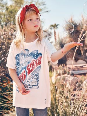Girl's Wrangler x Lainey Wilson Oversized Graphic Tee in Heck Yeah