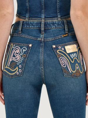 Wrangler x Lainey Wilson Embroidered Bell Bottoms in Boho Wash alternative view 3