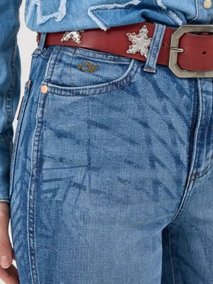 Wrangler x Lainey Wilson Rockstar Bell Bottoms in Mid Wash alternative view 4