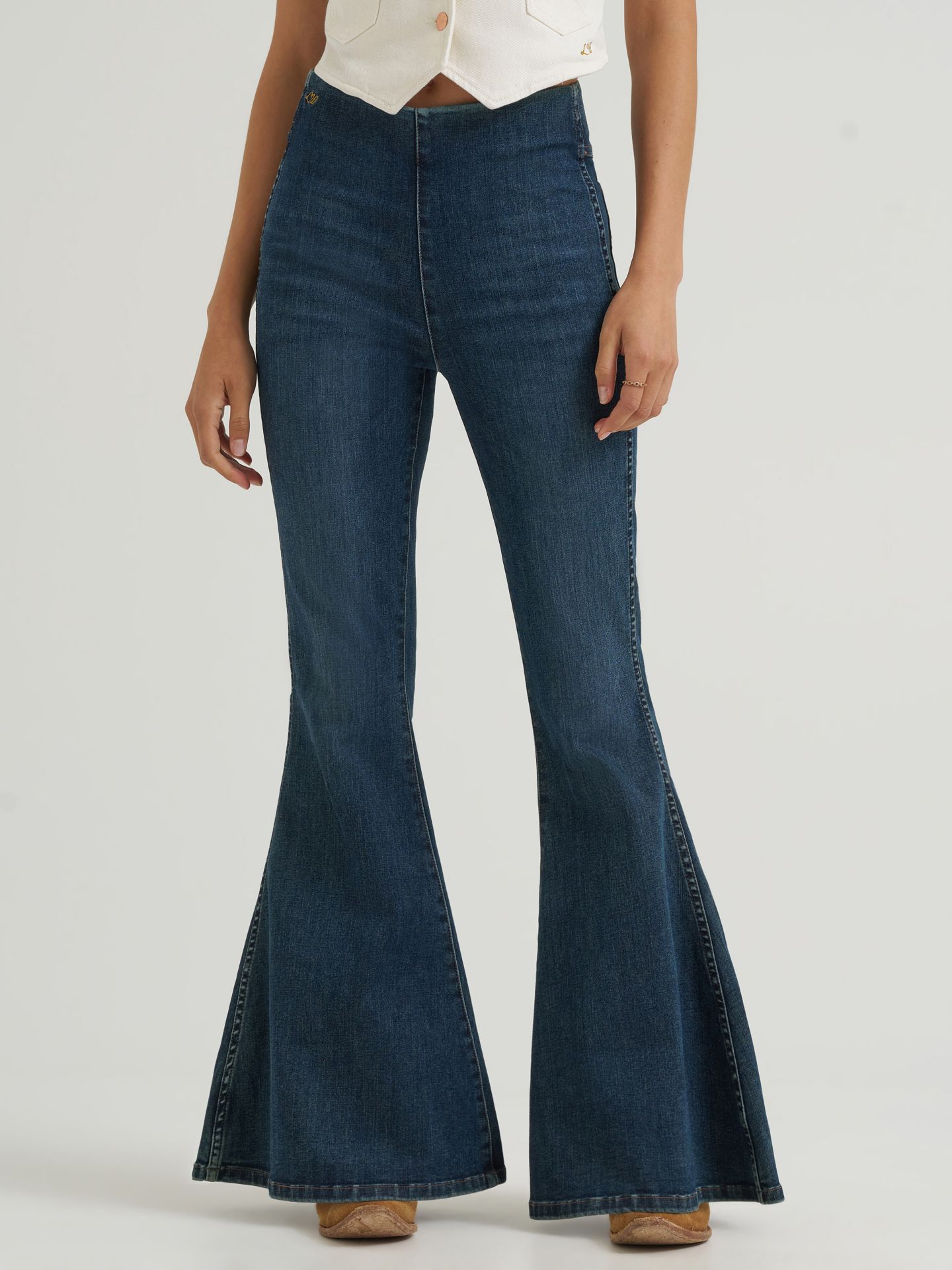 Женские джинсы-клёш Wrangler Lainey Wilson Pull-On, цвет: Тёмный джинсовый варёный — фото 3