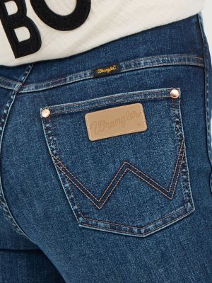 Wrangler x Lainey Wilson Pull On Bell Bottoms in Dark Denim Wash alternative view 3