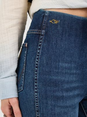 Wrangler x Lainey Wilson Pull On Bell Bottoms in Dark Denim Wash alternative view 4
