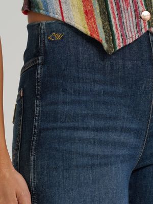Wrangler x Lainey Wilson Pull On Bell Bottoms in Dark Denim Wash alternative view 7