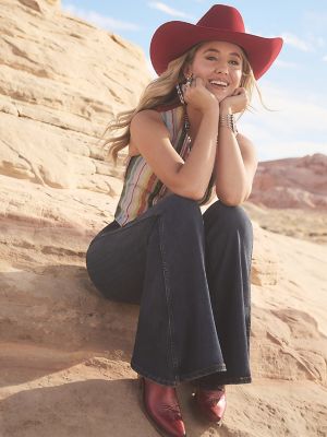 Wrangler x Lainey Wilson Pull On Bell Bottoms in Dark Denim Wash alternative view 8