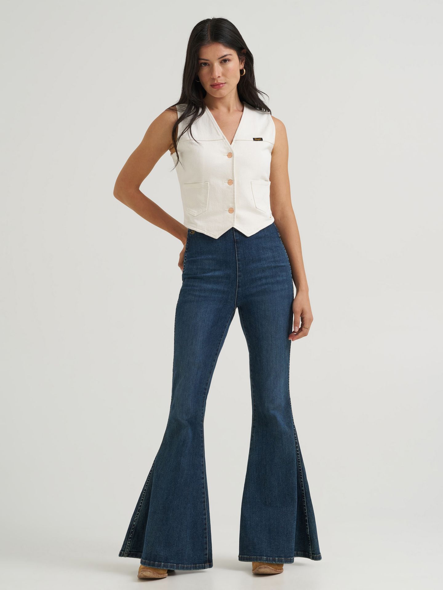 Женские джинсы-клёш Wrangler Lainey Wilson Pull-On, цвет: Тёмный джинсовый варёный — фото 1