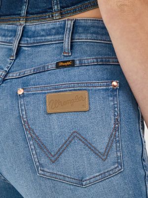 Wrangler x Lainey Wilson Baskin Blue Boot Huggers in Wrangler Blue Wash alternative view 3