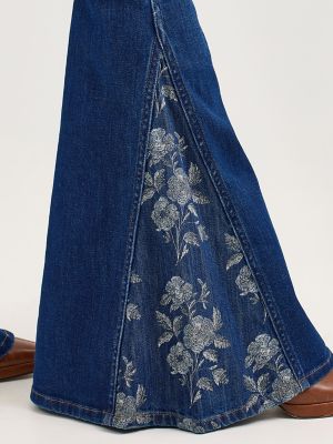 Women's Wrangler Retro® Bailey High Rise Pieced Trumpet Flare Jean in Melody alternative view 6