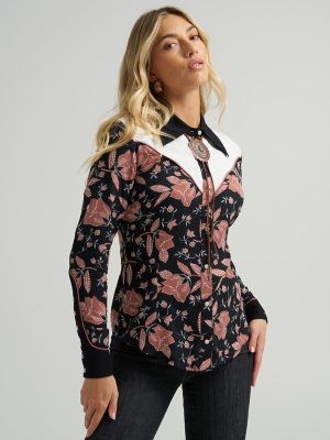 Wrangler x Lainey Wilson Folk Print Western Snap Shirt