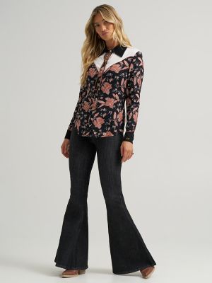 Wrangler x Lainey Wilson Folk Print Western Snap Shirt in Folk Floral