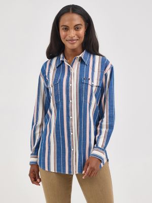 Women's Wrangler Retro® Boyfriend Western Snap Shirt in Brushpopper Blue main view