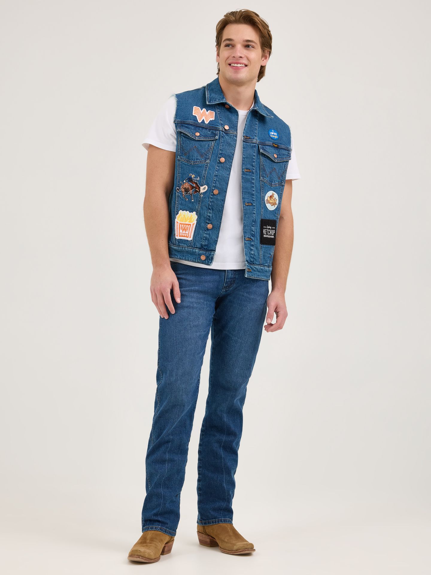 Мужской жилет Wrangler x Whataburger Cut-Off, цвет: Rodeo Dust Fade — фото 3