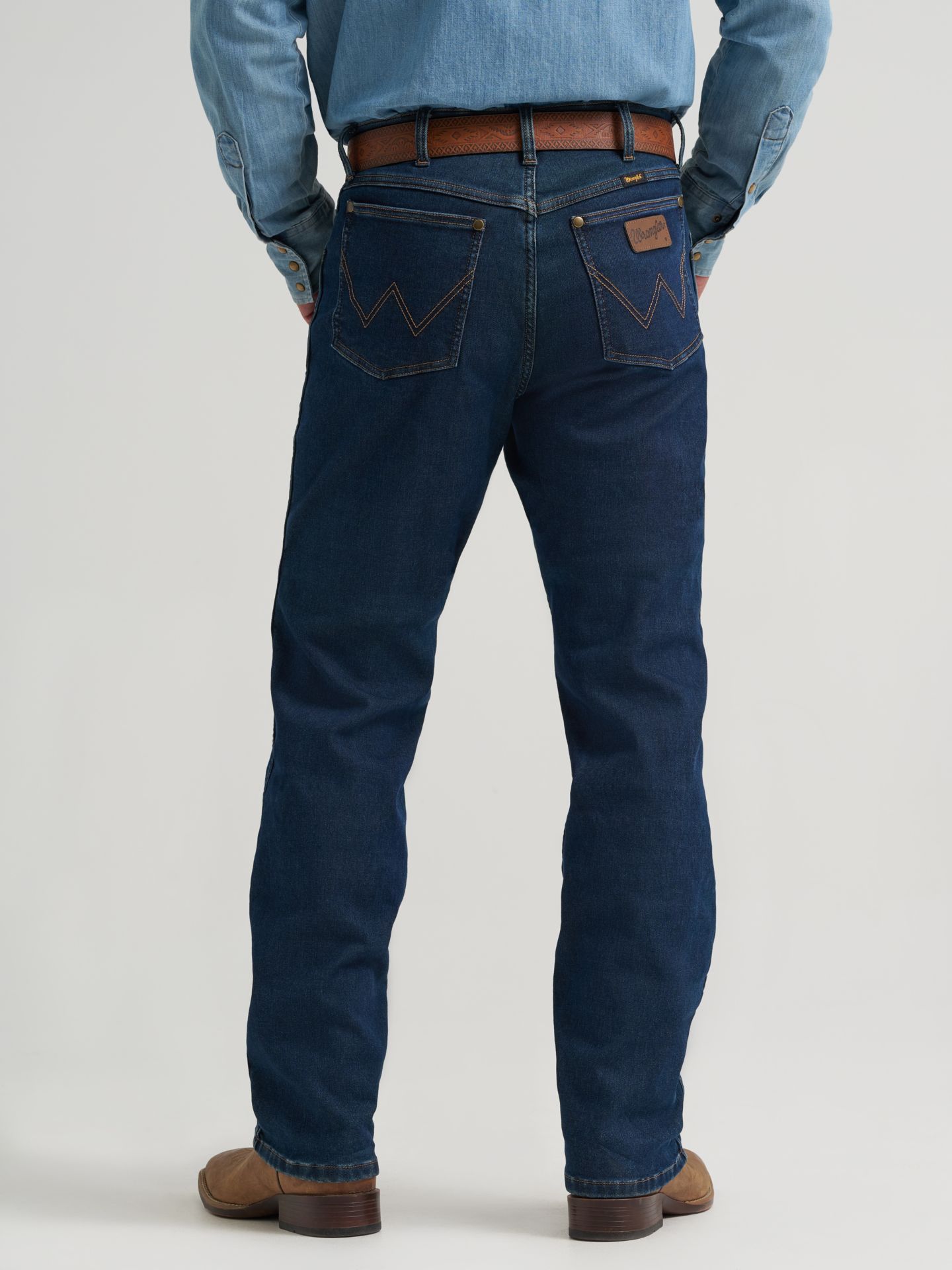 Мужские утеплённые джинсы Wrangler Premium Performance Cowboy Cut обычной посадки, цвет: Dark Rinse — фото 3
