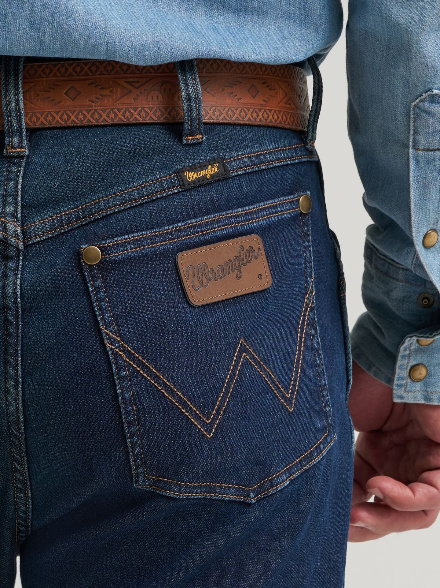 Мужские утеплённые джинсы Wrangler Premium Performance Cowboy Cut обычной посадки, цвет: Dark Rinse — фото 6