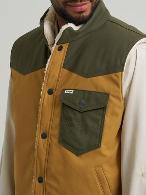 Wrangler All Terrain Gear Men's Tech Wrange Reversible Vest in Bistre alternative view 5