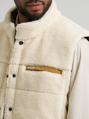 Wrangler All Terrain Gear Men's Tech Wrange Reversible Vest in Bistre alternative view 8