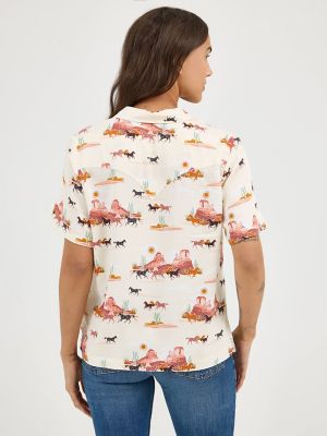 Women's Wrangler Retro® Cowgirl Camp Shirt in Desert Ecru