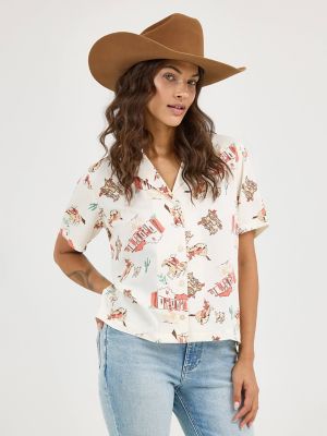 Women's Wrangler Retro® Cowgirl Camp Shirt in Scattered Town alternative view