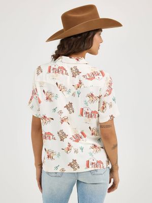 Women's Wrangler Retro® Cowgirl Camp Shirt in Scattered Town alternative view 3