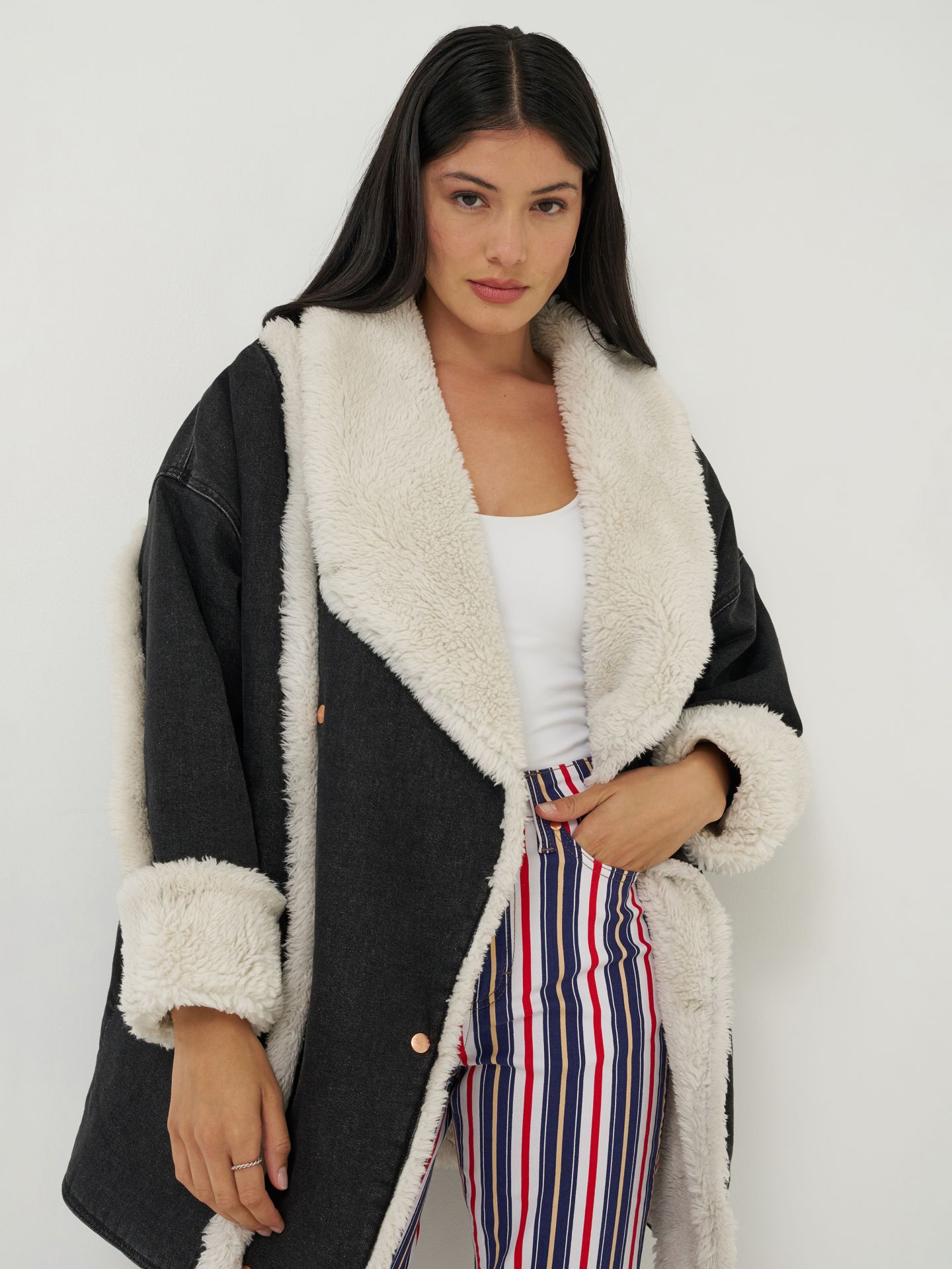 Женские пальто Lainey Wilson x Wrangler The Iconic Lainey, цвет: Потёртый чёрный — фото 5