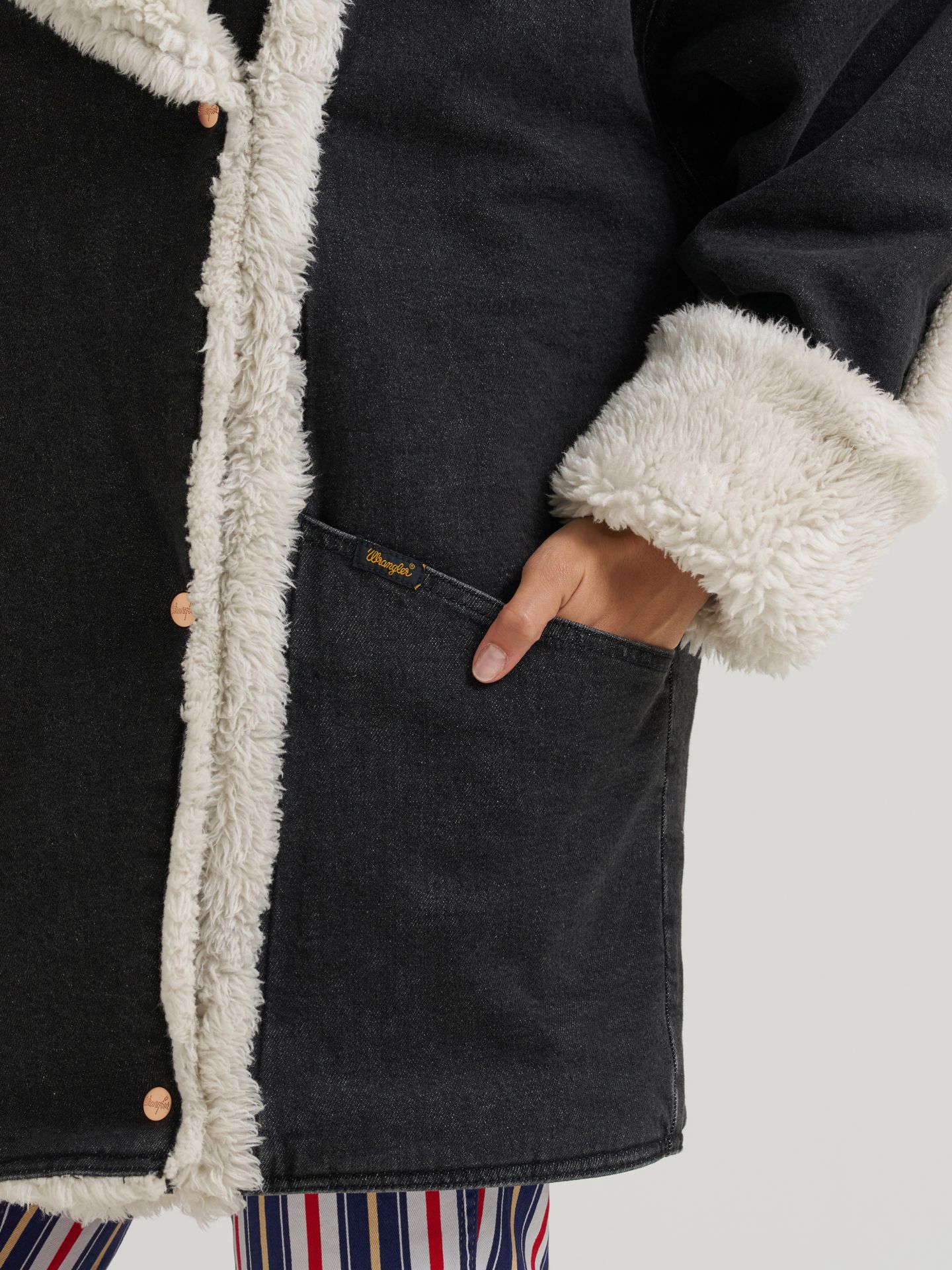 Женские пальто Lainey Wilson x Wrangler The Iconic Lainey, цвет: Потёртый чёрный — фото 8