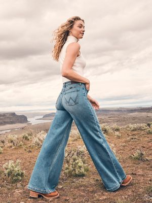 Women's Patch Pocket Wide Leg Jean in Carolina