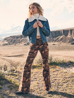 Womens Wrangler Long Live Cowboys Reg Fit Tee:Cacao Nibs:M | Women's TOPS | Wrangler®