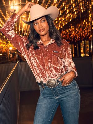 Women's Wrangler Boyfriend Fit Button-Down Velvet Top | TOPS