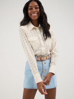 Wrangler® x Yellow Rose by Kendra Scott Pearl Snap Shirt in Cloud Dancer alternative view 2