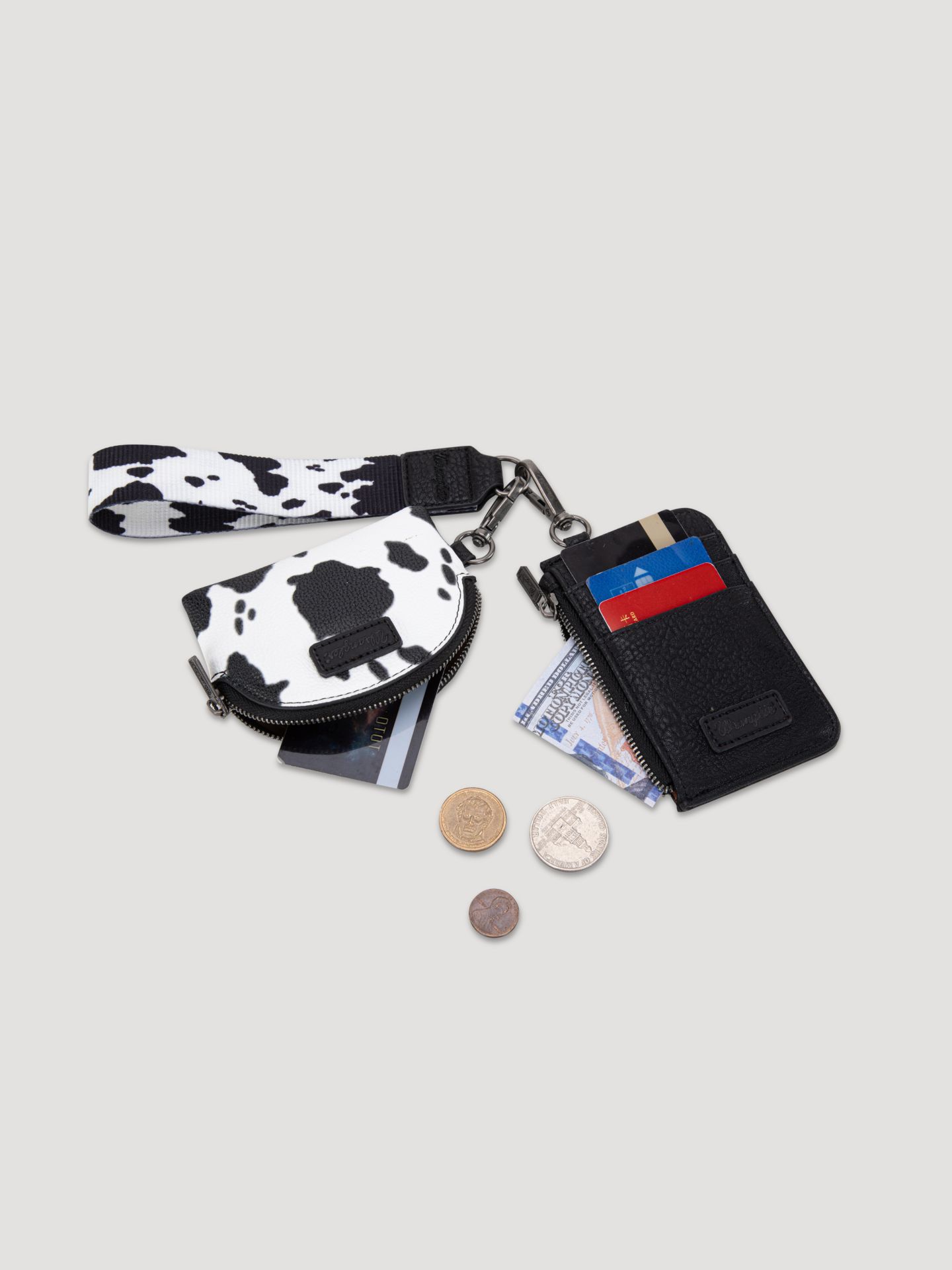 Женские кошельки Wrangler Cow Print Card and Wallet Set, цвет: Чёрный — фото 2