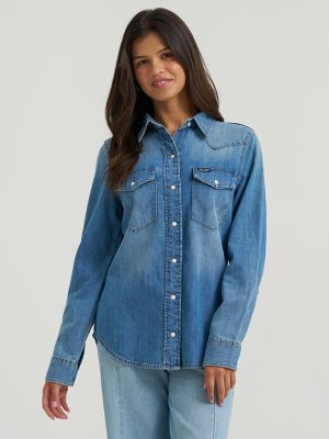 Women's Wrangler Iconic Western Snap Denim Shirt in Light Denim