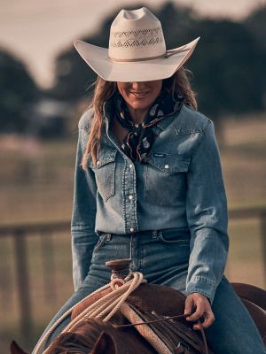 Women's Vintage-Fit Denim Western Snap Shirt