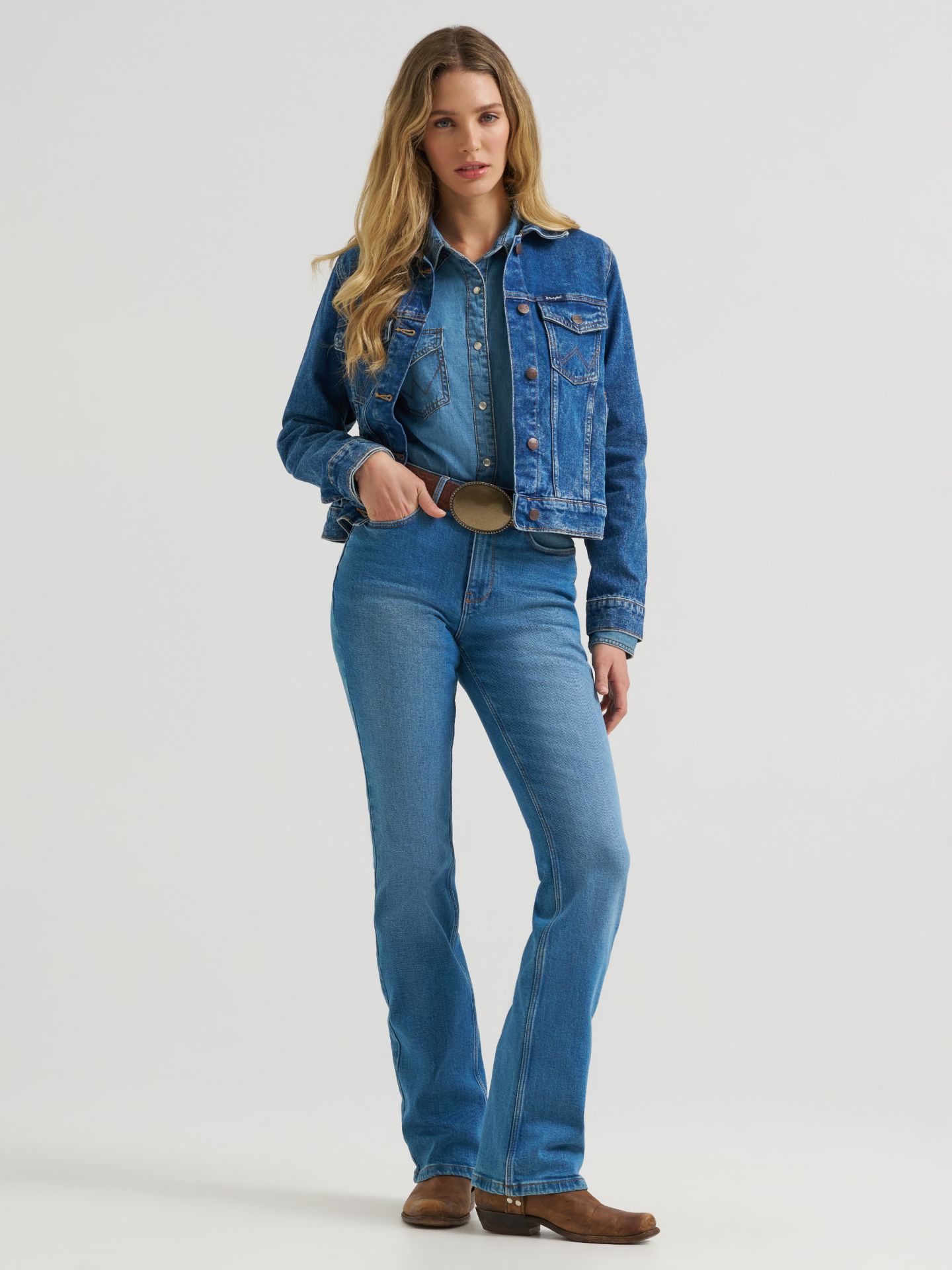 Женская куртка Wrangler Iconic Western Denim Jacket, цвет: Тёмный джинсовый — фото 2