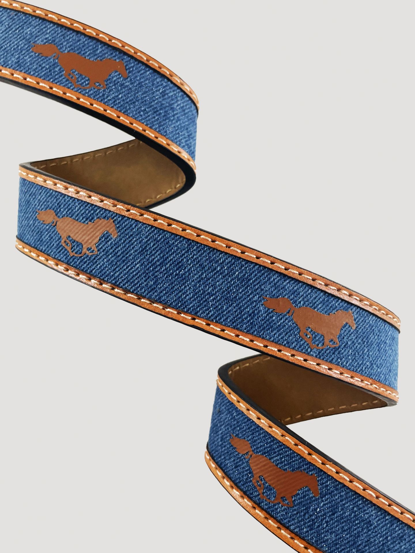 Ремень Wrangler Denim Horses Buckle для мальчиков, цвет: Джинсовый — фото 3