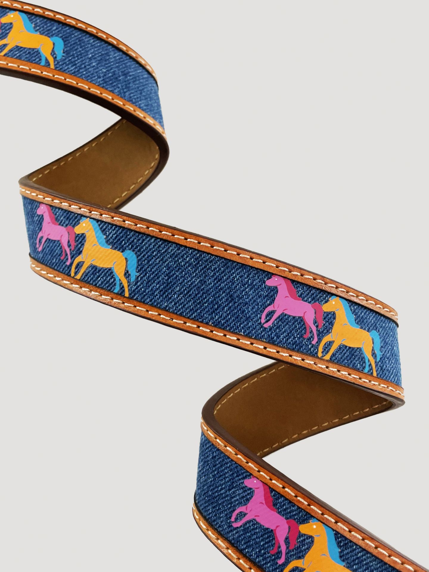 Ремень Wrangler Denim Horses Buckle для девочек, цвет: Джинсовый — фото 3