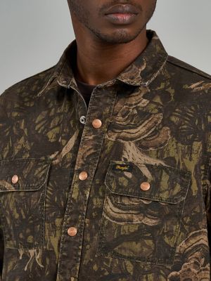 Wrangler x The Last of Us Cordyceps Shirt in Camo alternative view 6