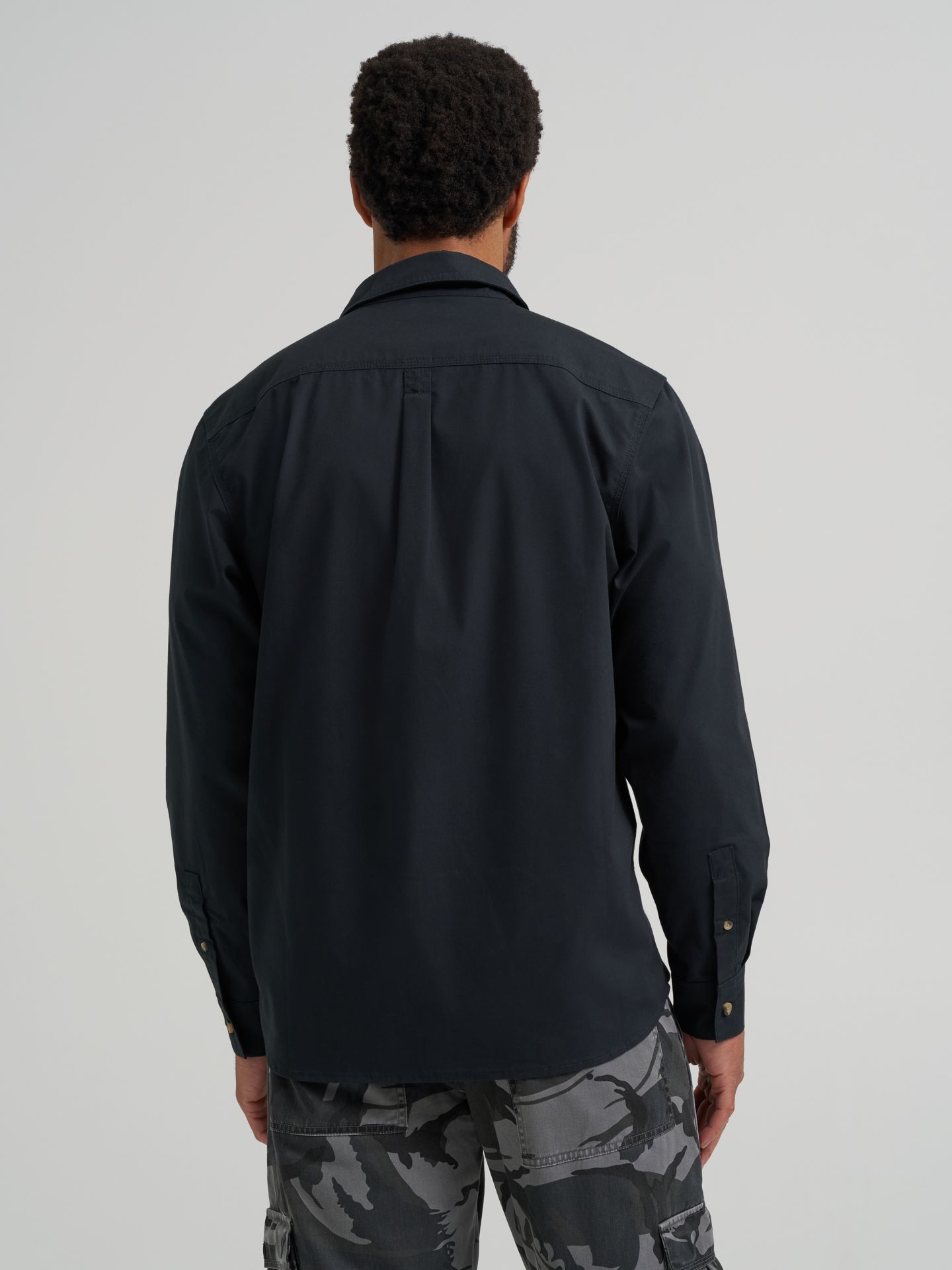 Мужская рубашка Wrangler Relaxed Fit Stretch, цвет: Чёрный — фото 3