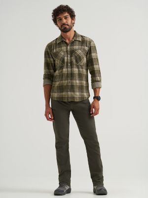 Men's Wrangler&reg; All Terrain Cargo Pant in Peat