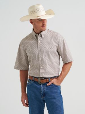 Wrangler® George Strait™ Short Sleeve Two Pocket Button Down Shirt