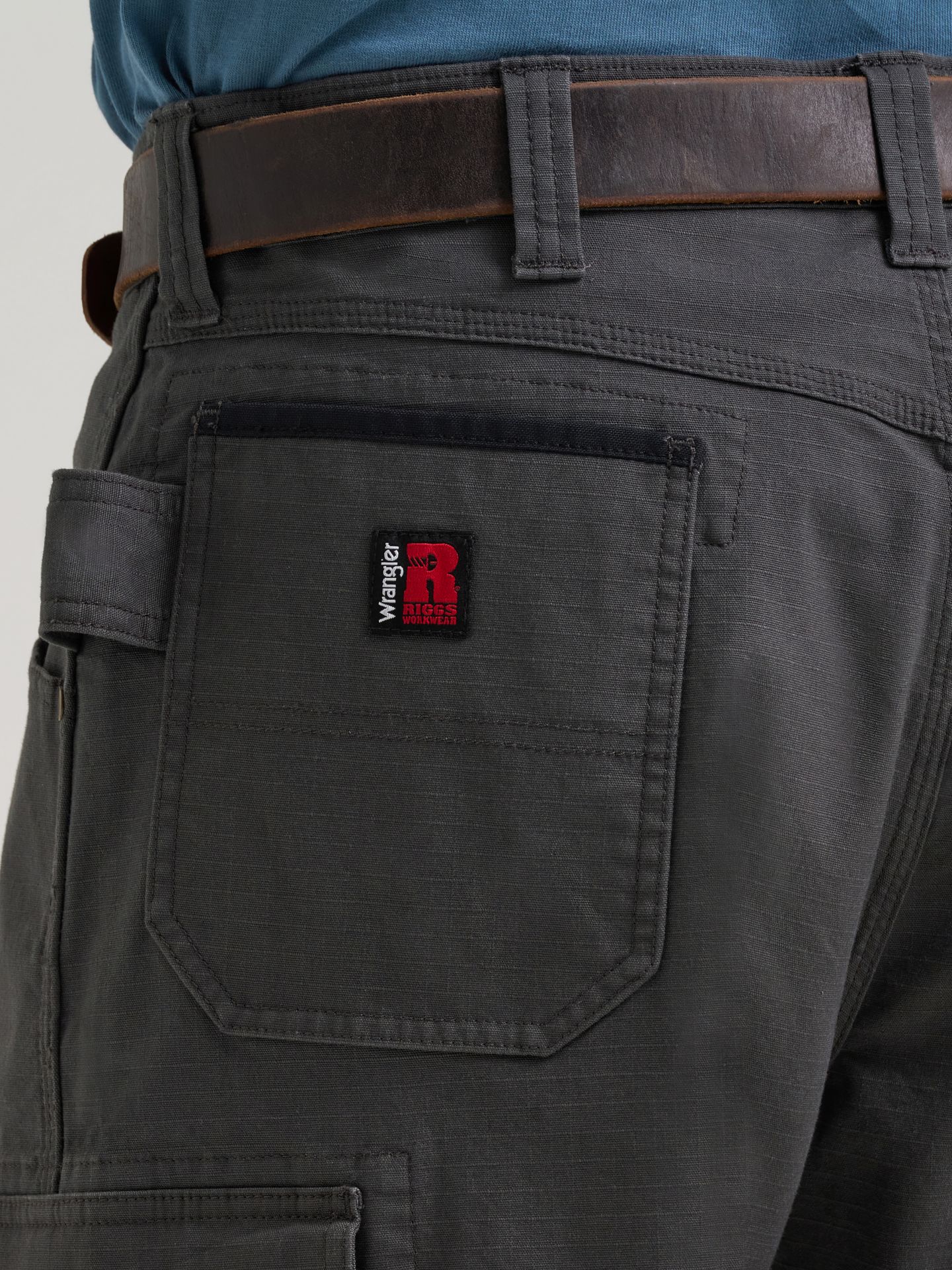 Мужские шорты Wrangler Riggs Workwear® Performance Ripstop Ranger Cargo Short, цвет: Асфальтовый — фото 8