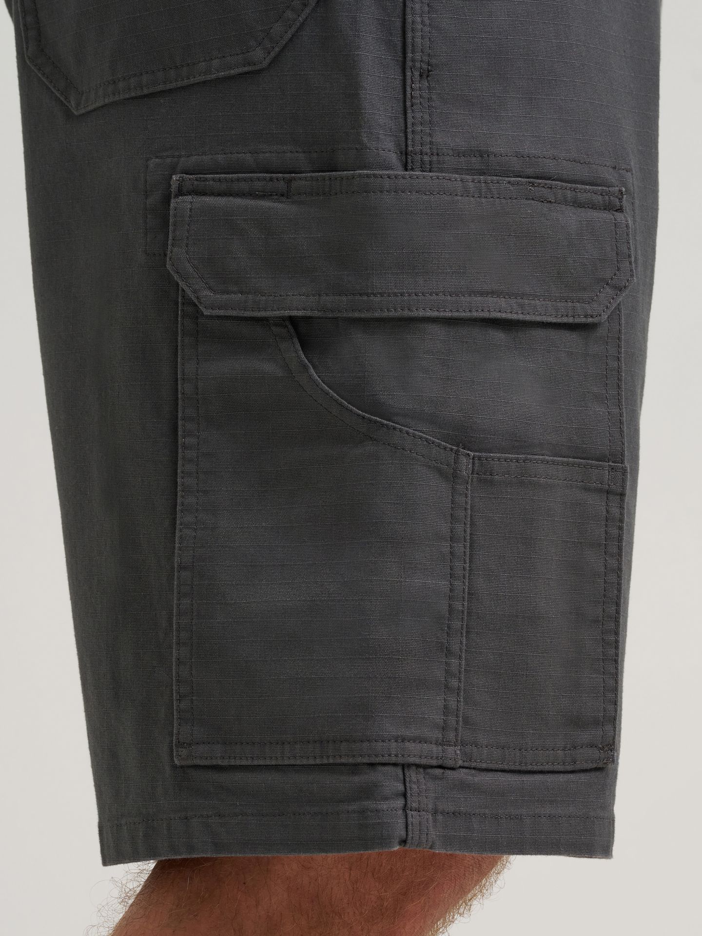 Мужские шорты Wrangler Riggs Workwear® Performance Ripstop Ranger Cargo Short, цвет: Асфальтовый — фото 10