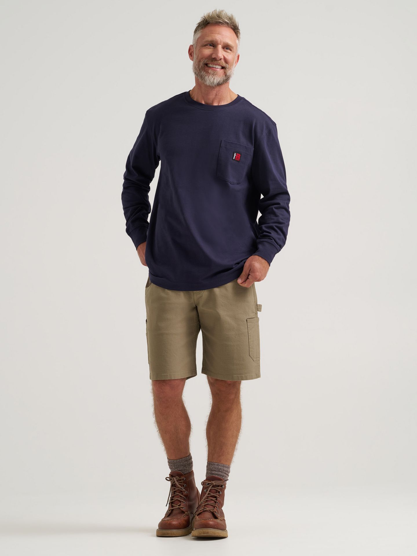 Мужские шорты Wrangler Riggs Workwear® Performance Carpenter Short, цвет: Коричневый — фото 1
