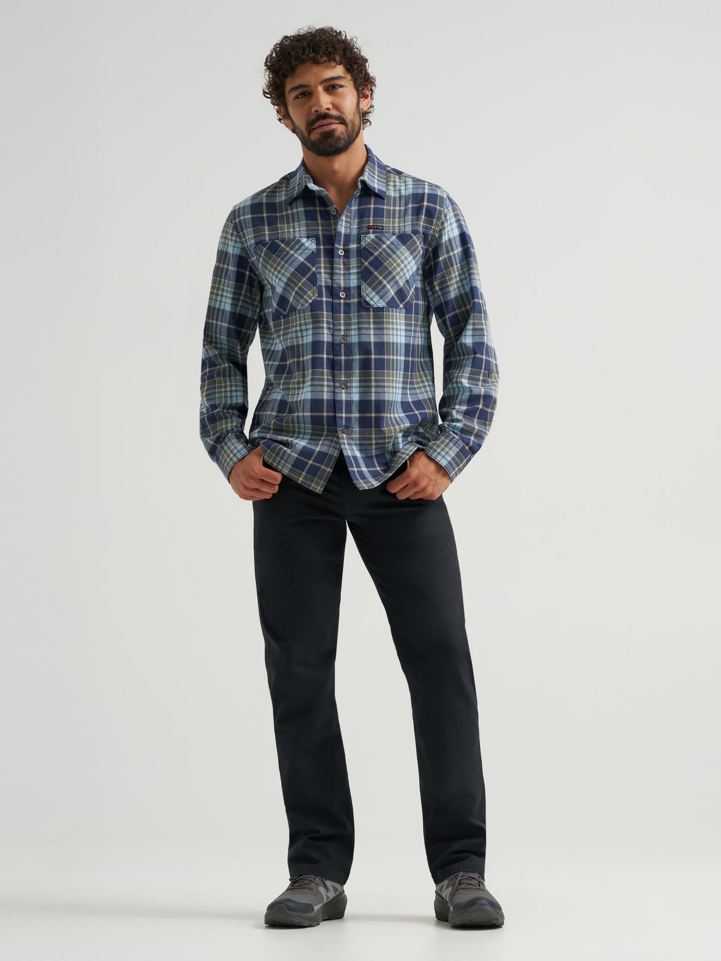 Мужские брюки Wrangler ATG™ Mountain Utility Canvas, цвет: Угольно-чёрный — фото 1