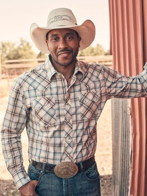 Men's Wrangler Retro® Long Sleeve Sawtooth Snap Pocket Western Shirt