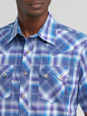 Men's Wrangler Retro&reg; Short Sleeve Sawtooth Pocket Western Snap Shirt in Navy Orchid